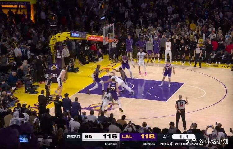 今晚CBA季后赛焦点战；巴黎圣日耳曼伤情更新；气氛紧张；临场指挥获称赞的简单介绍